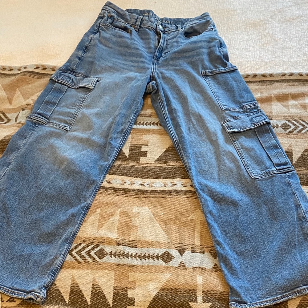 AE Curvy Super High Waisted Baggy Wide-Leg Cargo Jean (short)